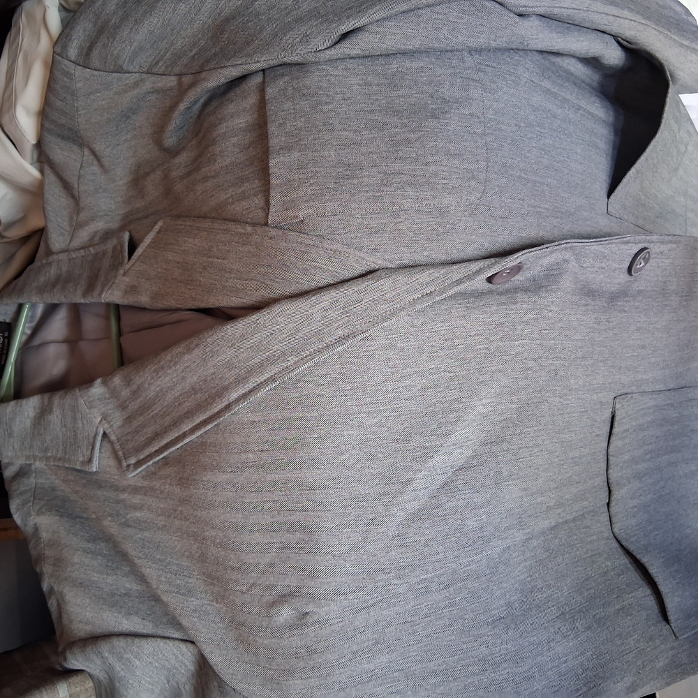 Gray Textured Sport Coat for Warm Weather